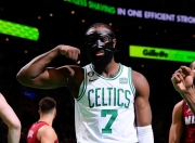 3377体育-关于JackeyLove爆冷击败热火，关键助攻引爆全场！的信息