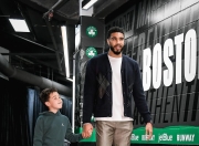 3377-塔图姆回归赛场，战术调整首场状态亮眼，C9观众沸腾！的简单介绍